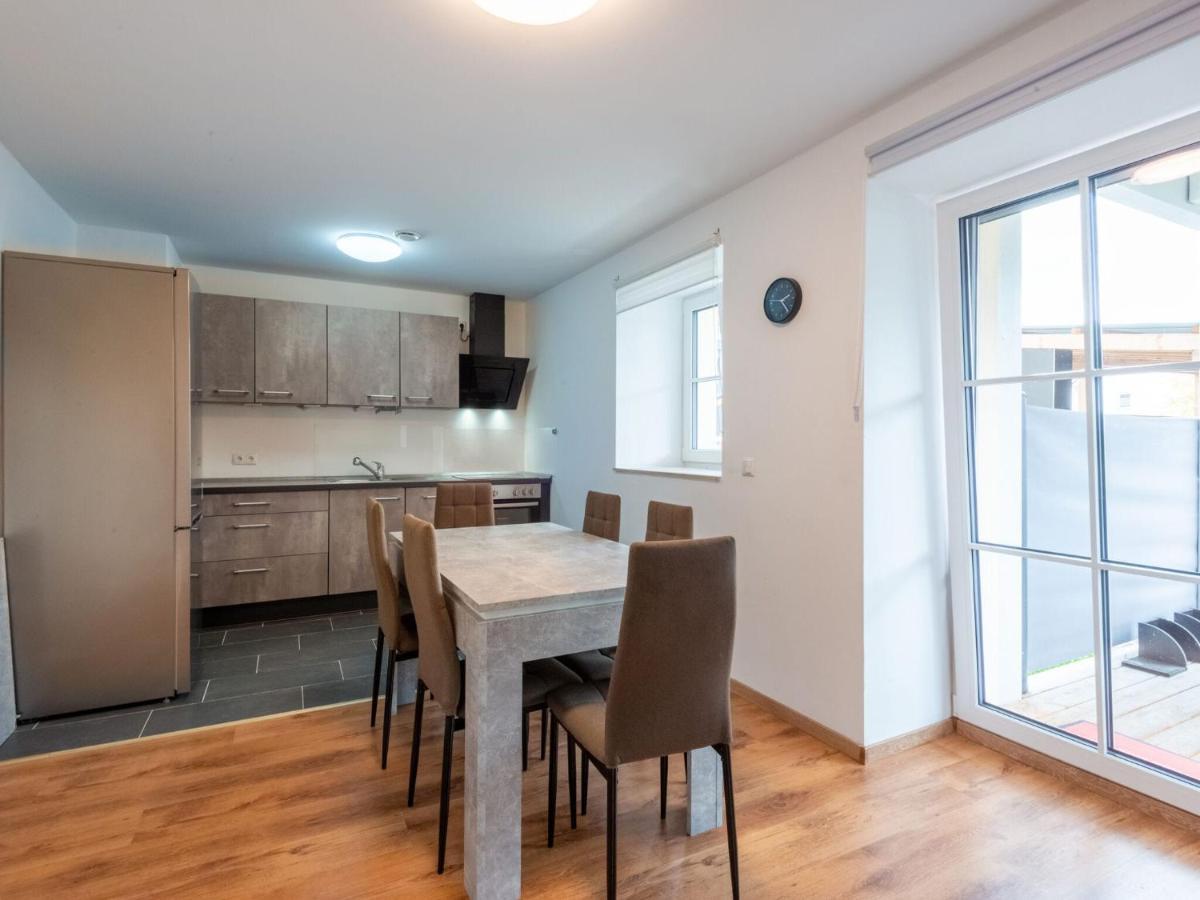 Apartment With Terrace In An Ideal Location Haunsheim Εξωτερικό φωτογραφία