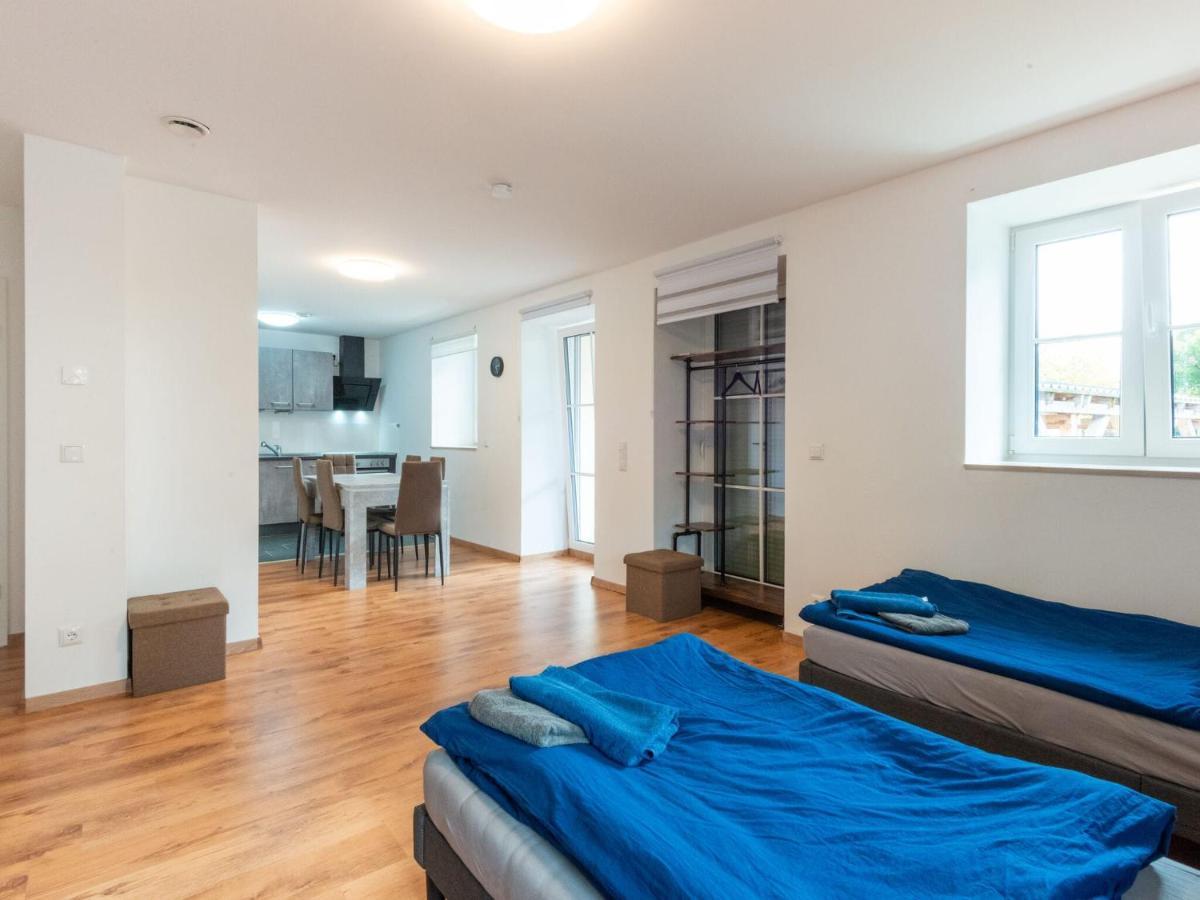 Apartment With Terrace In An Ideal Location Haunsheim Εξωτερικό φωτογραφία