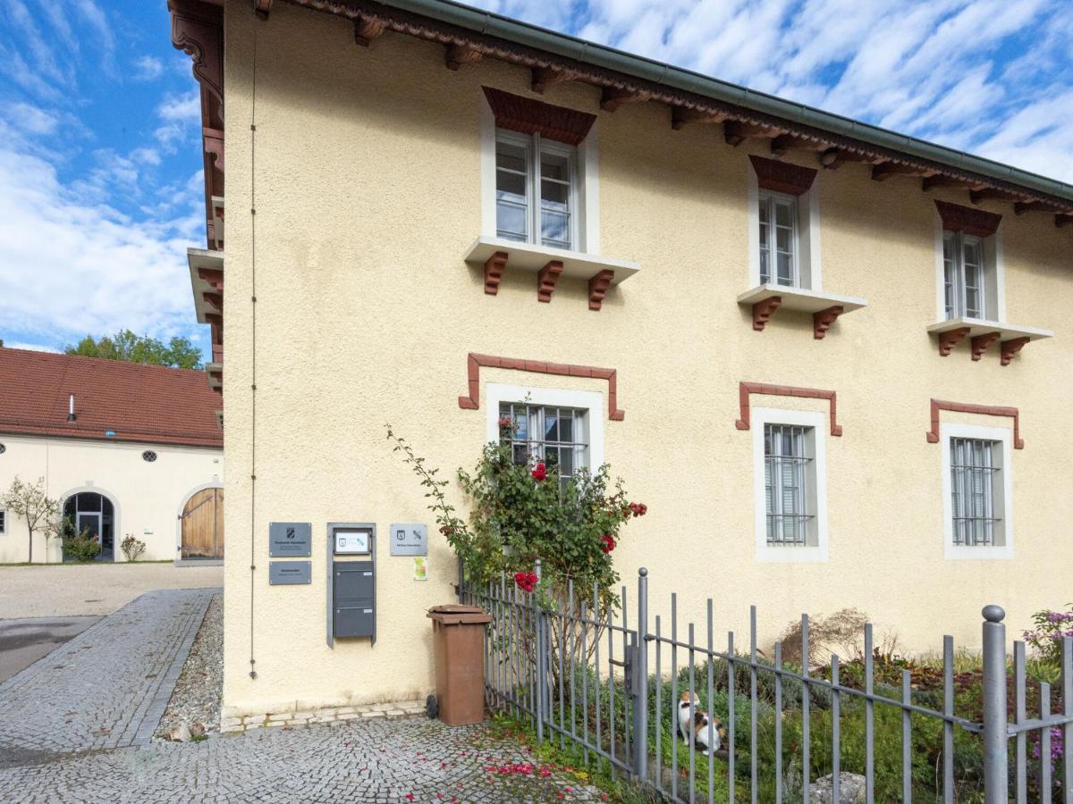 Apartment With Terrace In An Ideal Location Haunsheim Εξωτερικό φωτογραφία