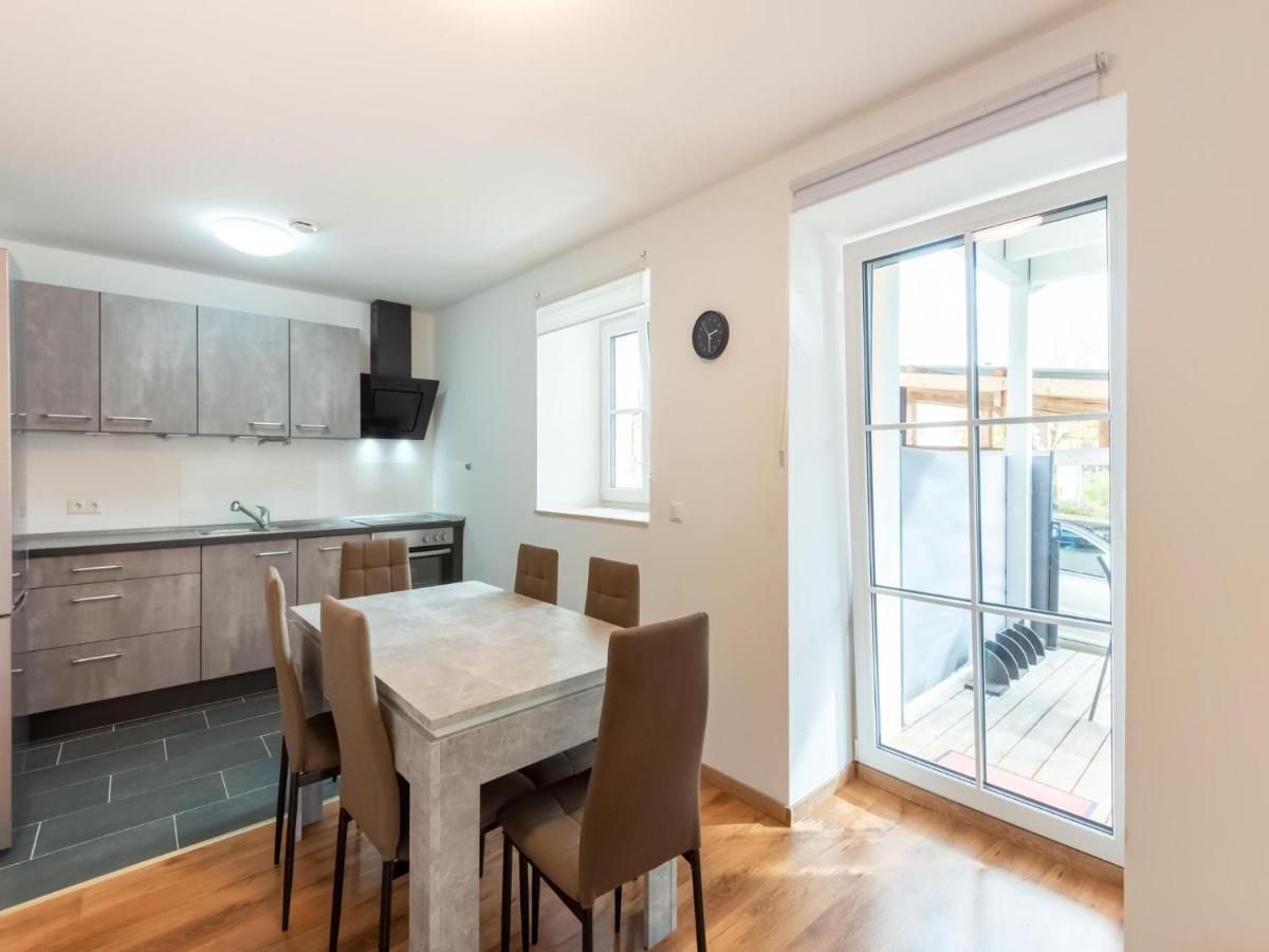 Apartment With Terrace In An Ideal Location Haunsheim Εξωτερικό φωτογραφία