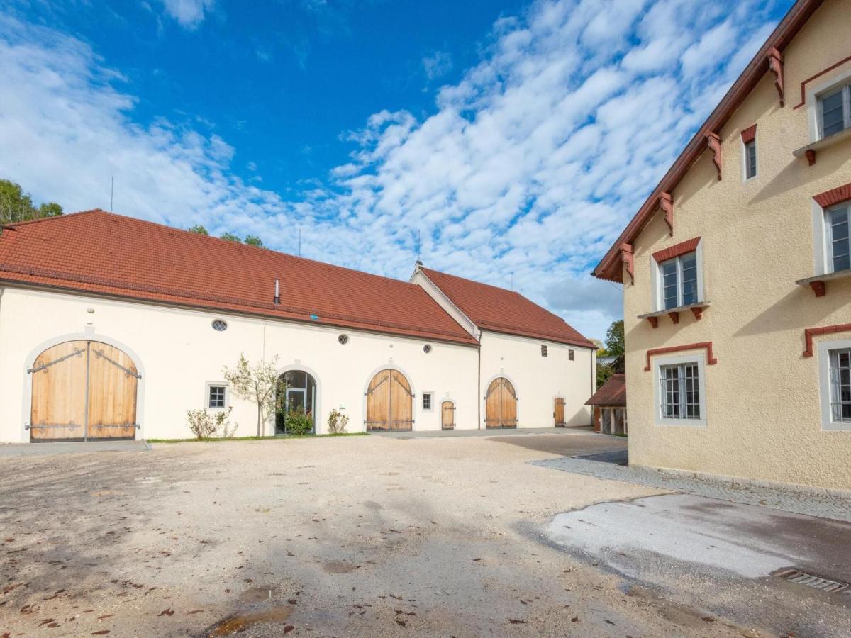 Apartment With Terrace In An Ideal Location Haunsheim Εξωτερικό φωτογραφία